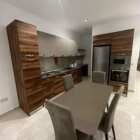 Smart 1 Bedroom In Noah Apartments, Gzira