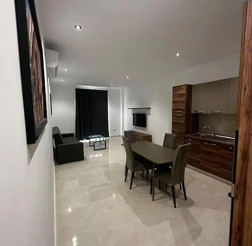 Smart 1 Bedroom In Noah Apartments,